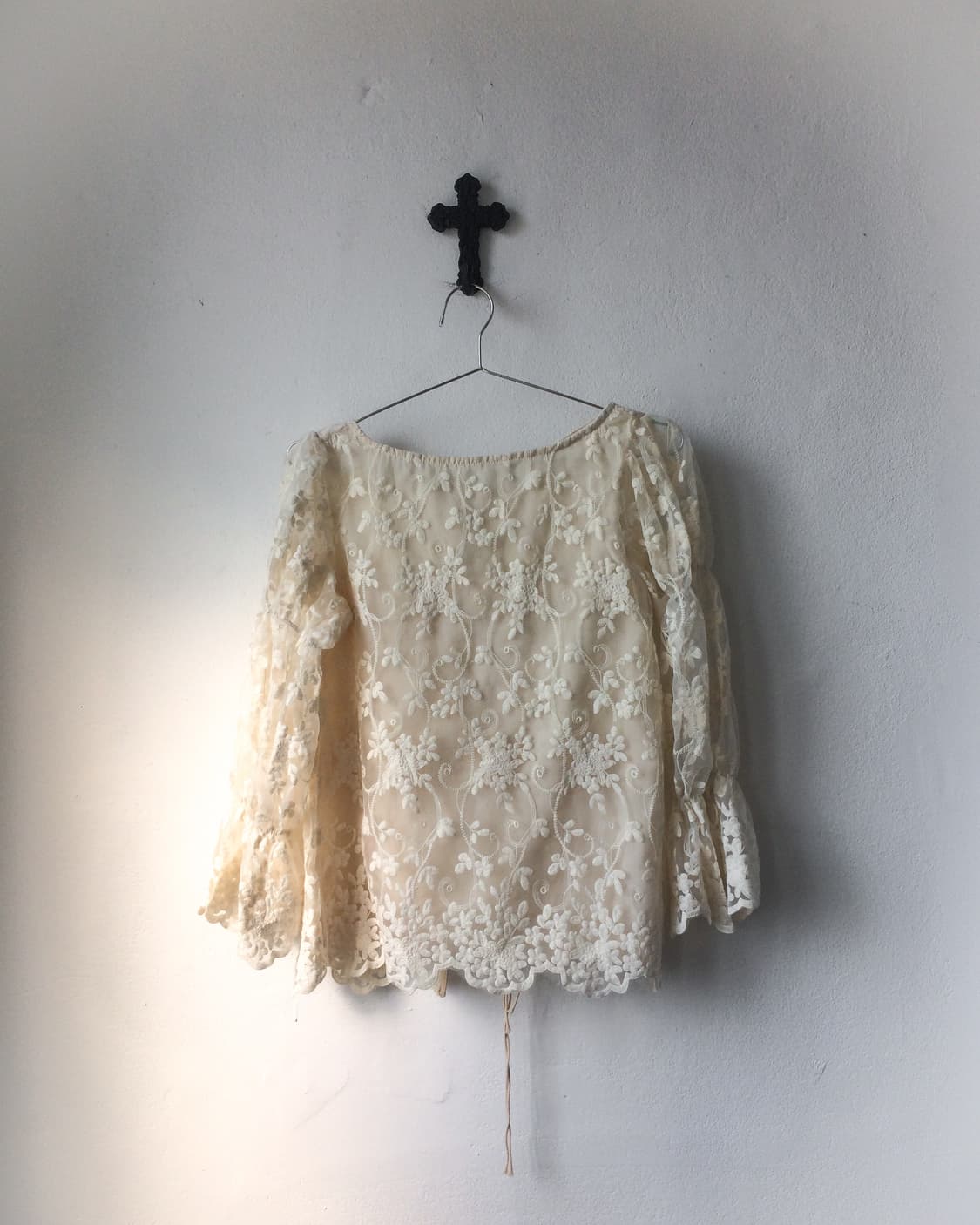 Tied point ornament pattern blouse 상품이미지2