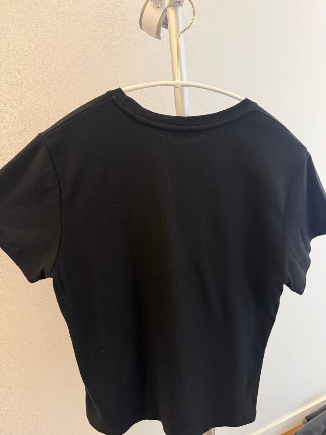 식스앤어하프 크루넥티 블랙 반팔 M 상품이미지3