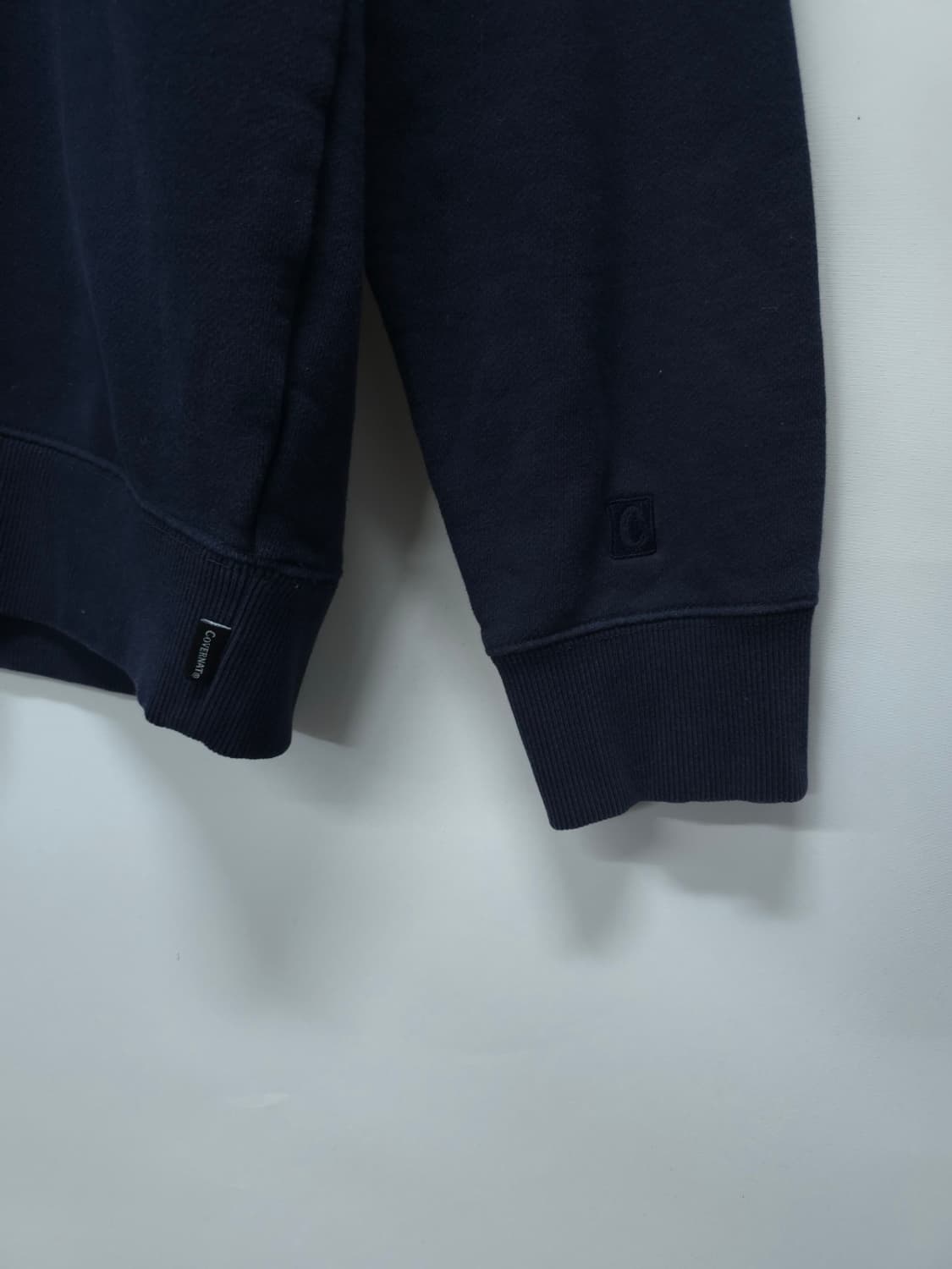 [커버낫] 남성 C 로고패치 포인트 네이비 맨투맨 상품이미지6