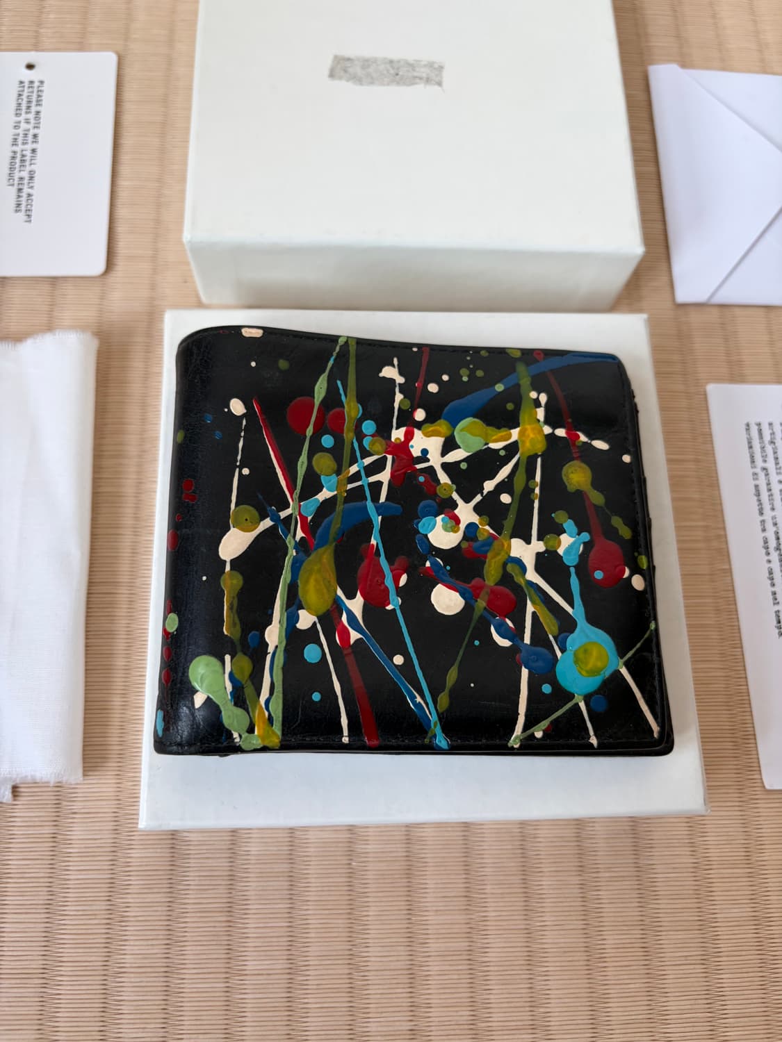 마르지엘라 페인팅 반지갑 상품이미지1