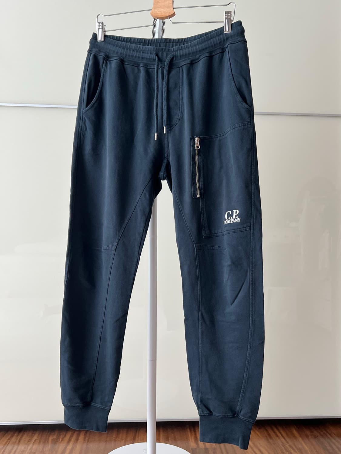 C.P COMPANY 조거 팬츠 상품이미지1