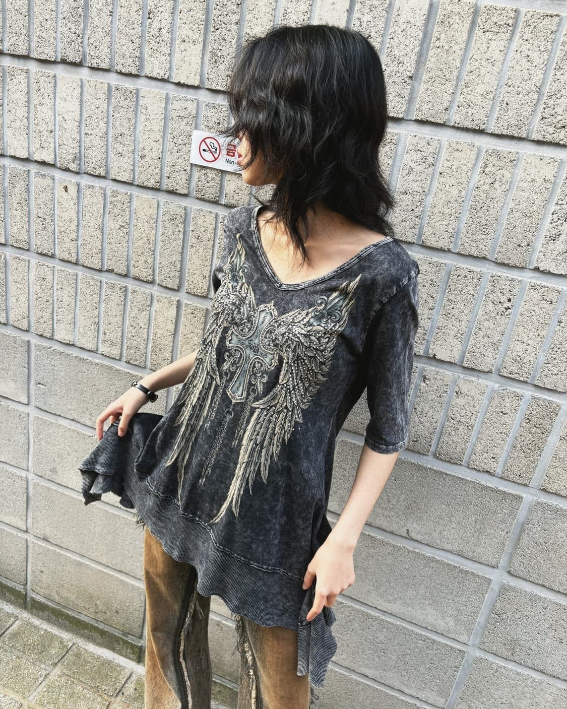 큐빅 디테일 언발란스 티셔츠 상품이미지2