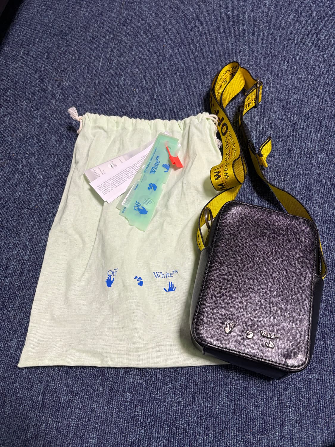 오프화이트 미니백 상품이미지2