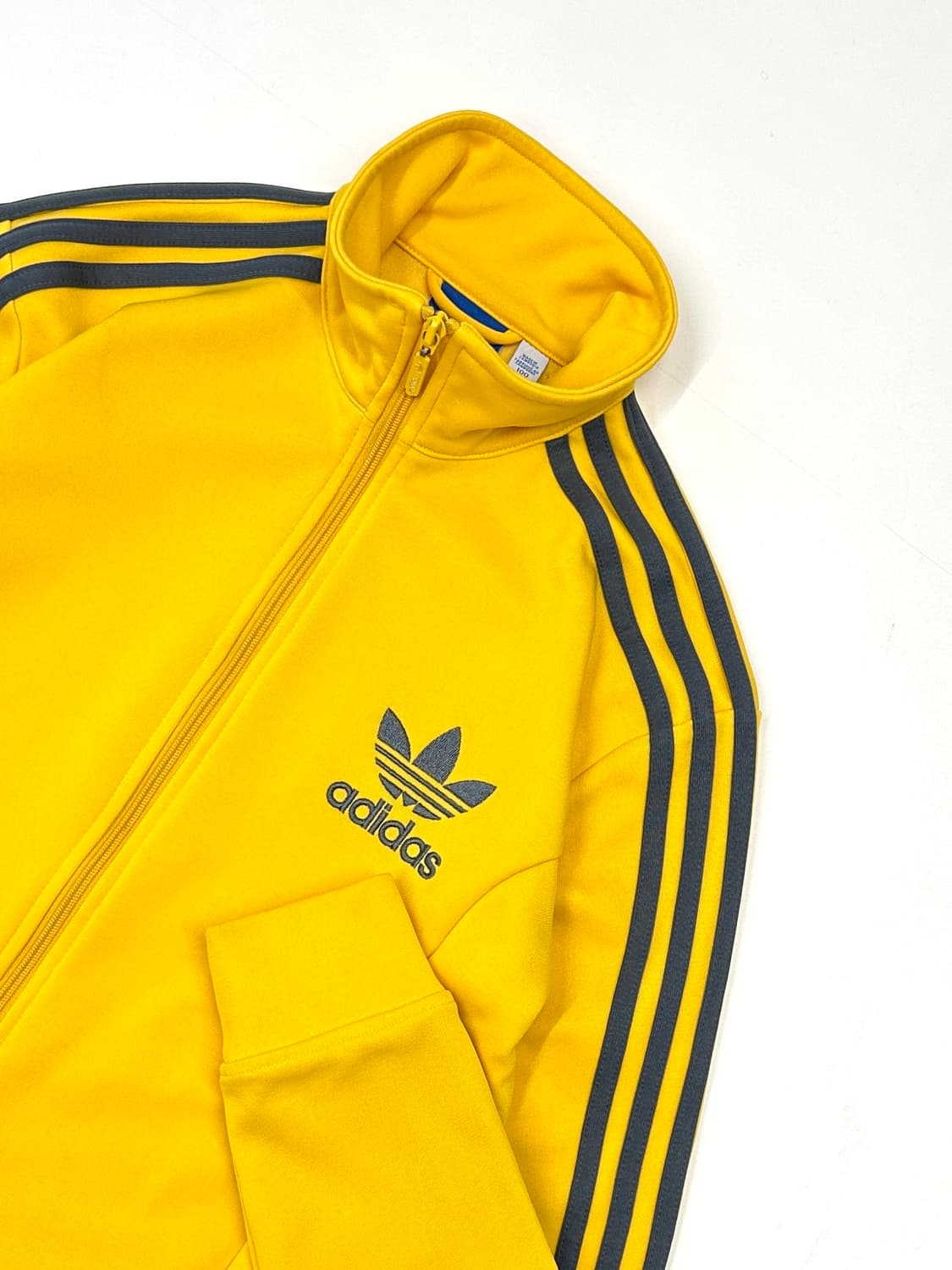 아디다스 옐로우 그레이 트랙탑 105 상품이미지1