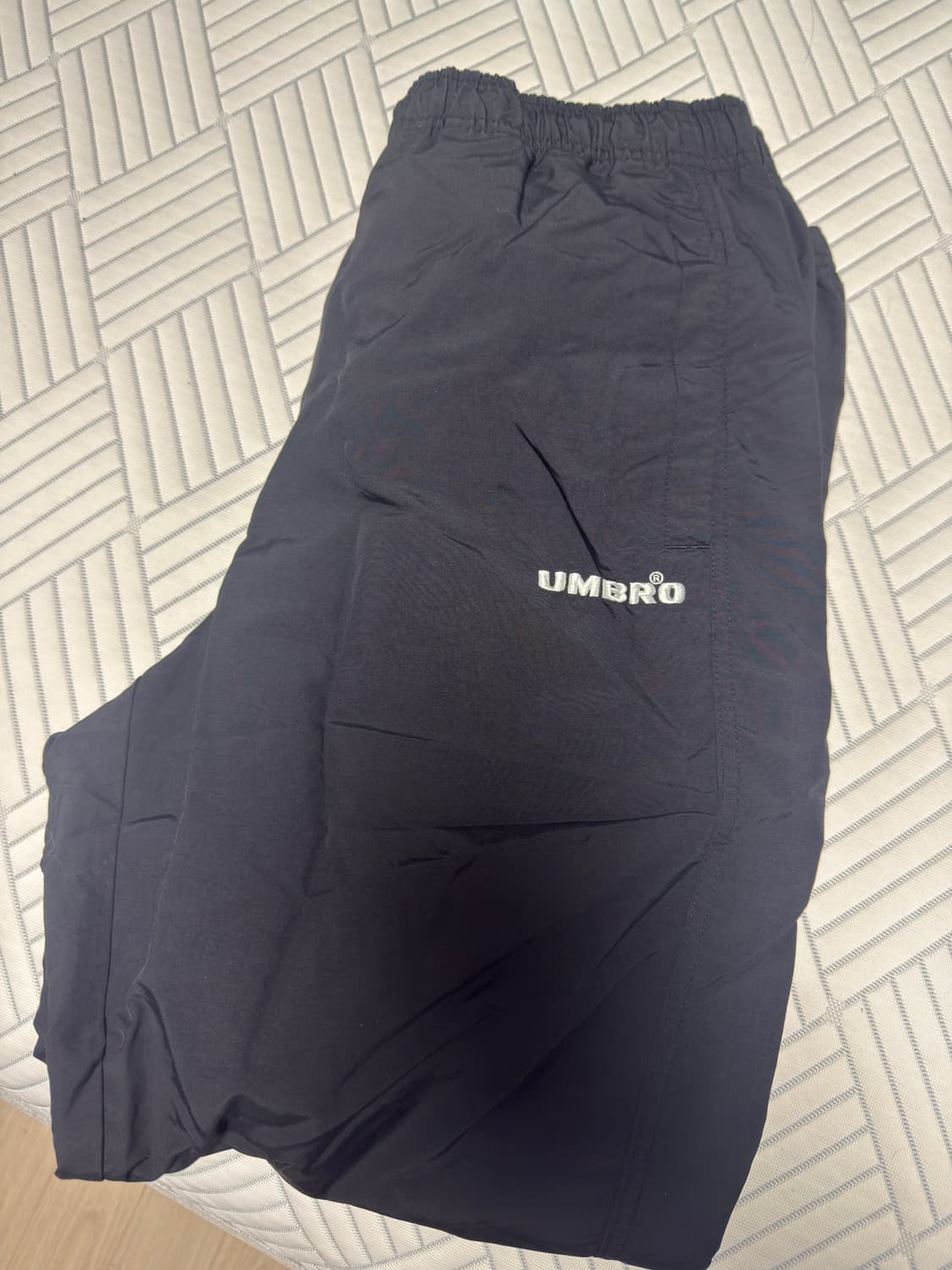 엄브로 아카이브 클럽셋업 우븐팬츠 블랙 (UO123CPT12) 상품이미지2