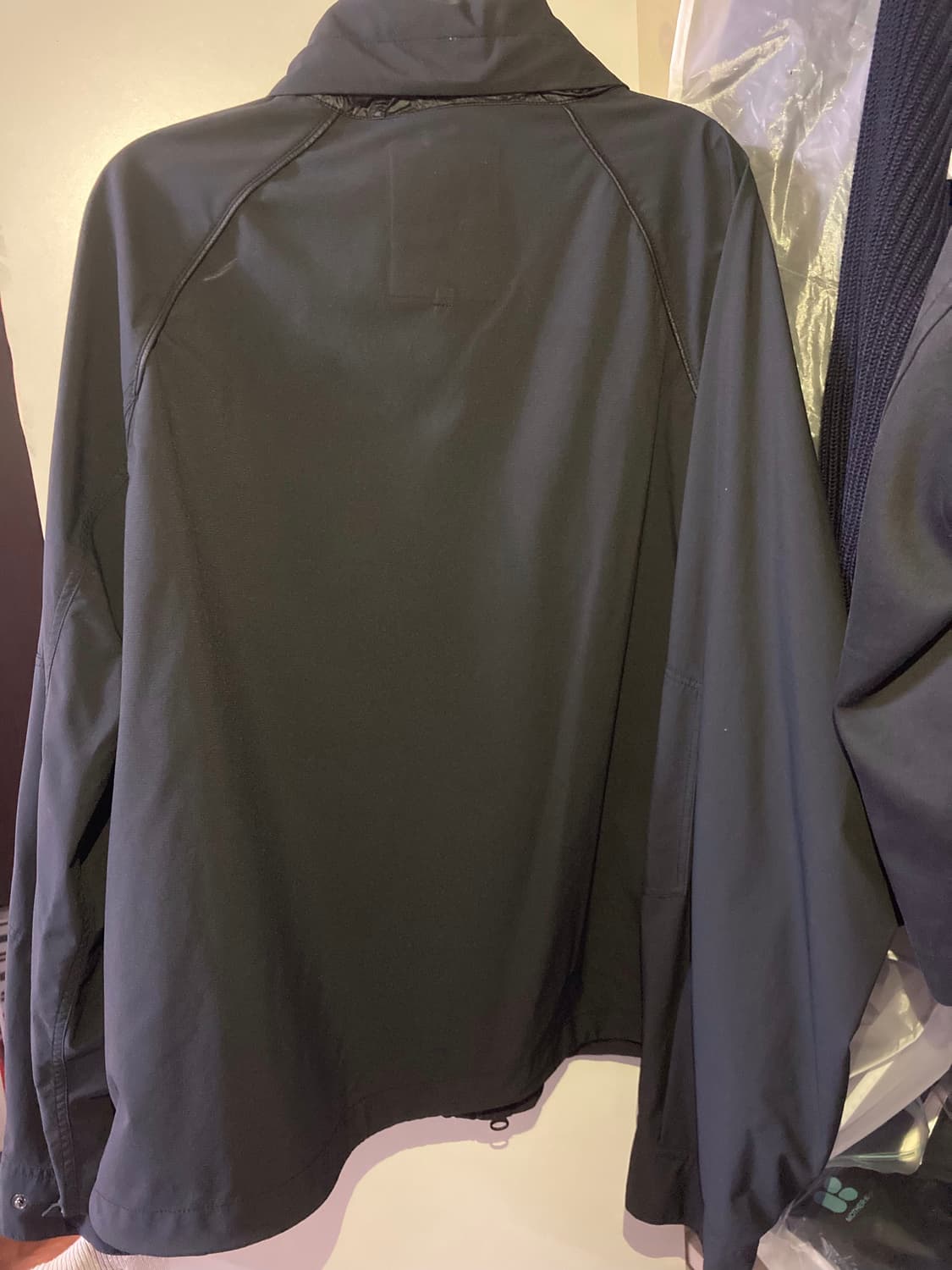 뉴발란스 NB X 이스트로그 고어텍스 파일럿 점퍼 블랙 95 상품이미지3