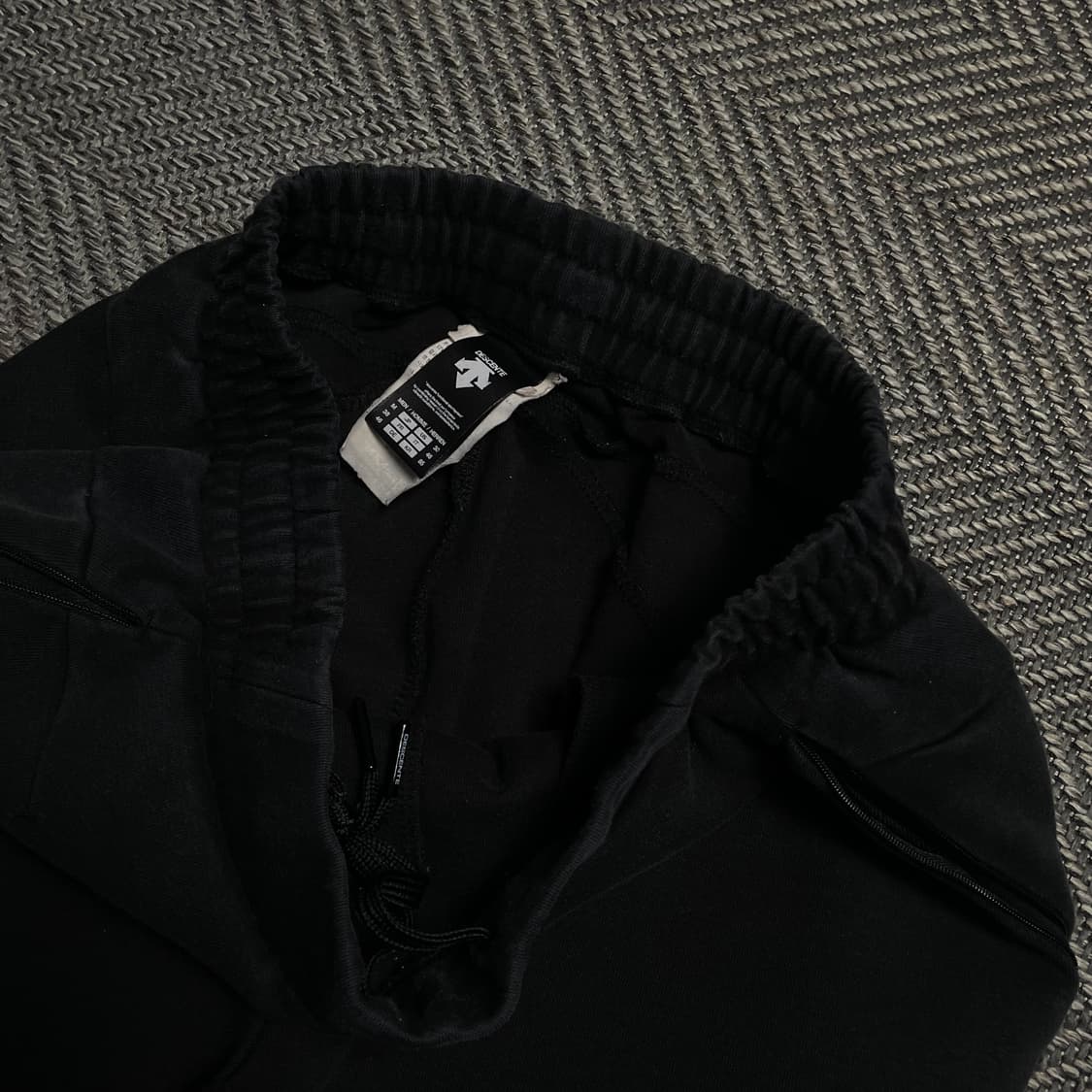 데상트 트레이닝 스웨트 팬츠 블랙 y 5315 상품이미지5