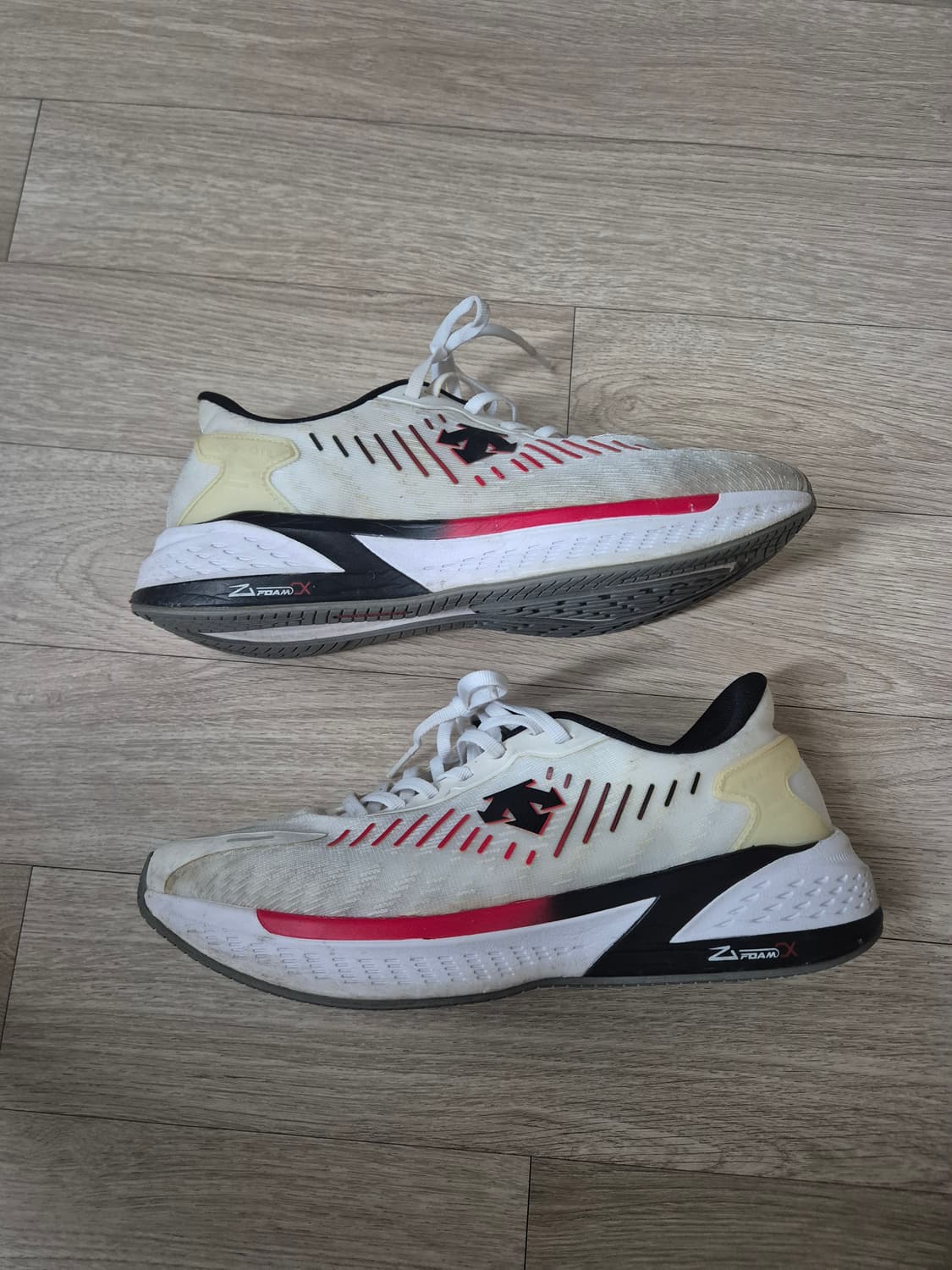 데상트 에너자이트 슈퍼 런닝화 상품이미지1