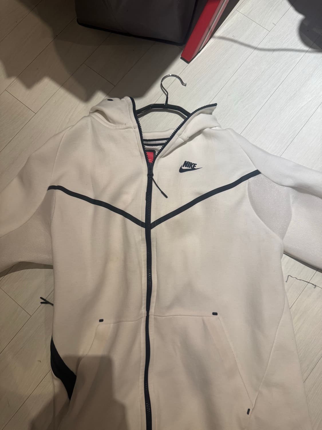나이키 흰색 테크팩 판매합니다 상품이미지1
