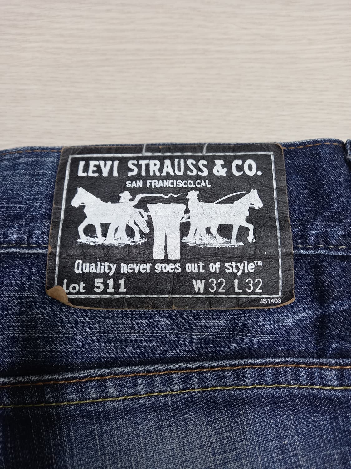 32 리바이스511 데미지워싱 스판 슬림일자진 32-365 상품이미지5