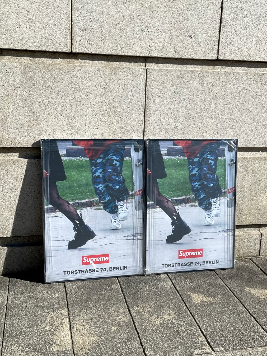 슈프림 베를린 프로모 포스터 상품이미지2