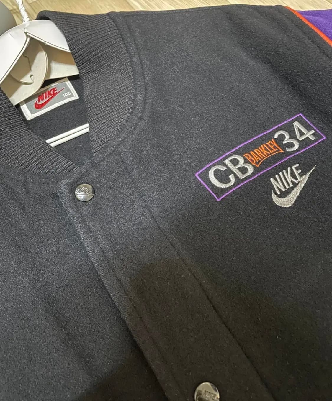 90s NIKE 나이키 찰스 Wreak Havoc 바시티자켓 105 상품이미지4