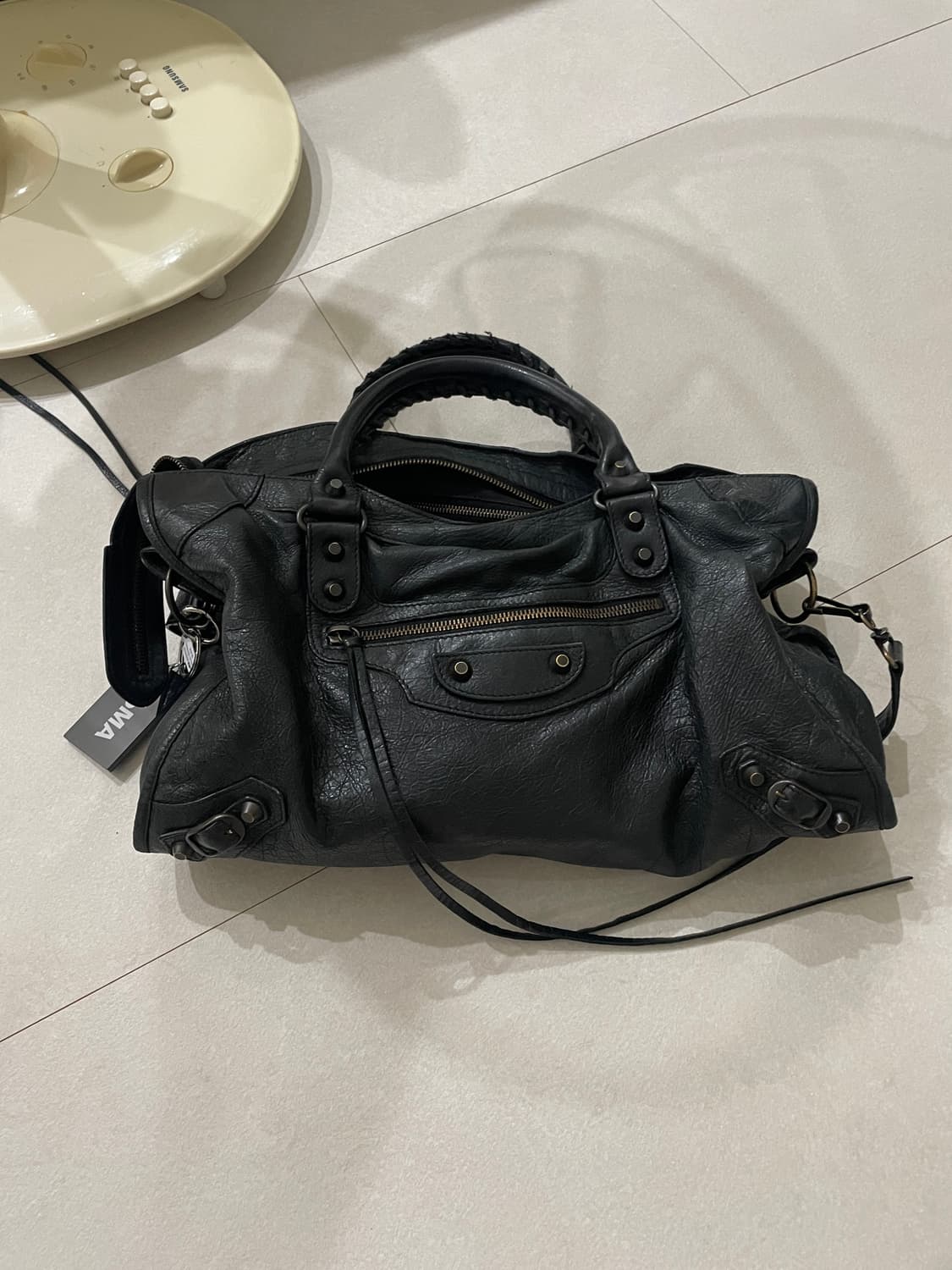 발렌시아가 시티 모터백 블랙 미디움 상품이미지5