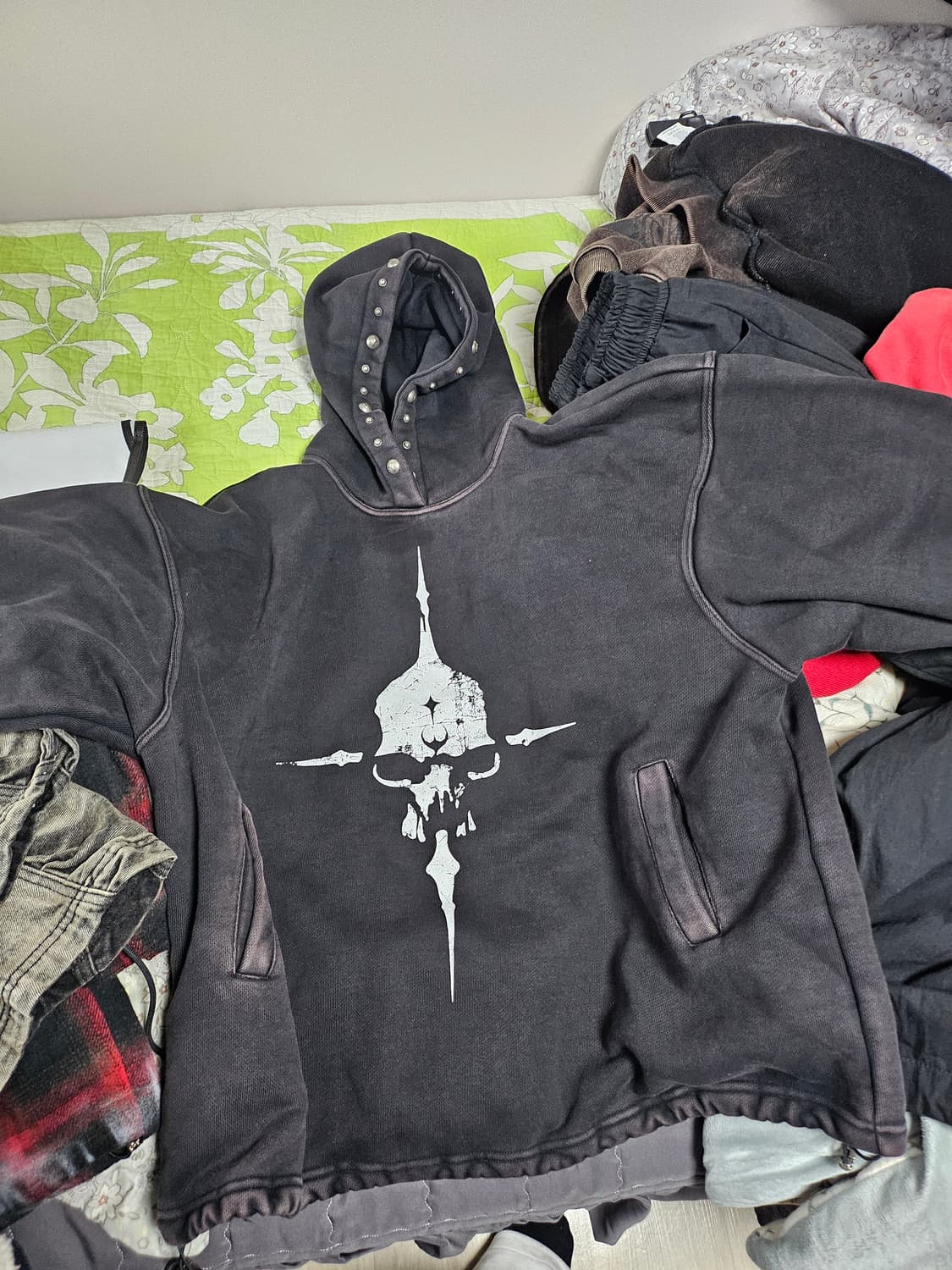 떠그클럽 피스 스터드 후드 팝니다 상품이미지2