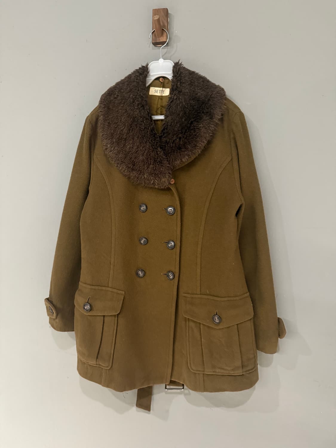 fur trimming double button coat 상품이미지5