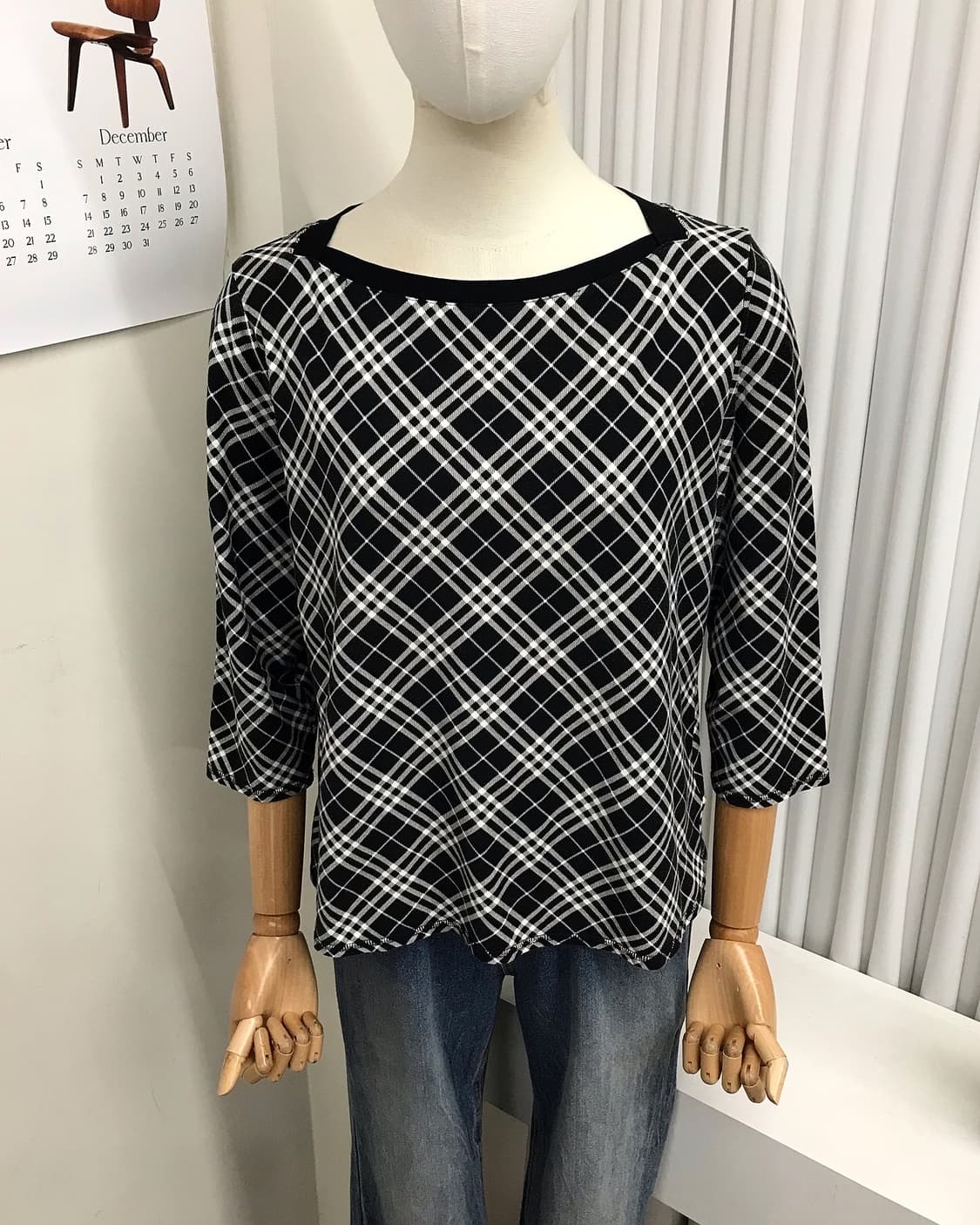 버버리 블랙 사선 체크 7부 긴팔티 상품이미지6