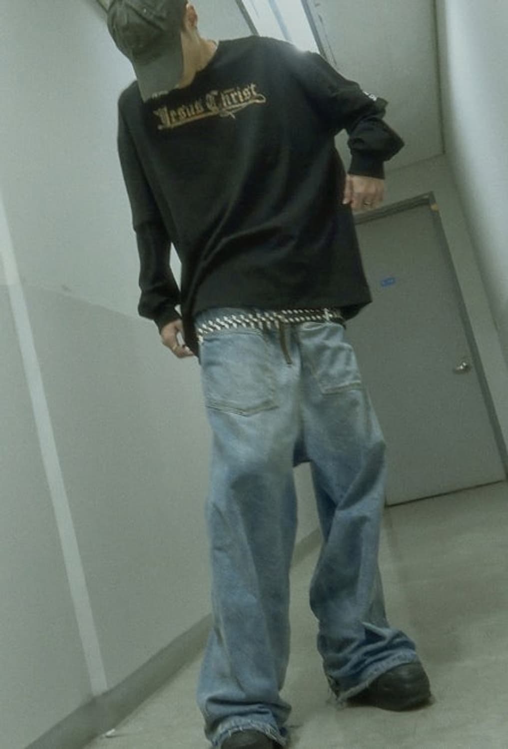 선데이오프클럽 Babel Tower 롱슬리브 상품이미지2