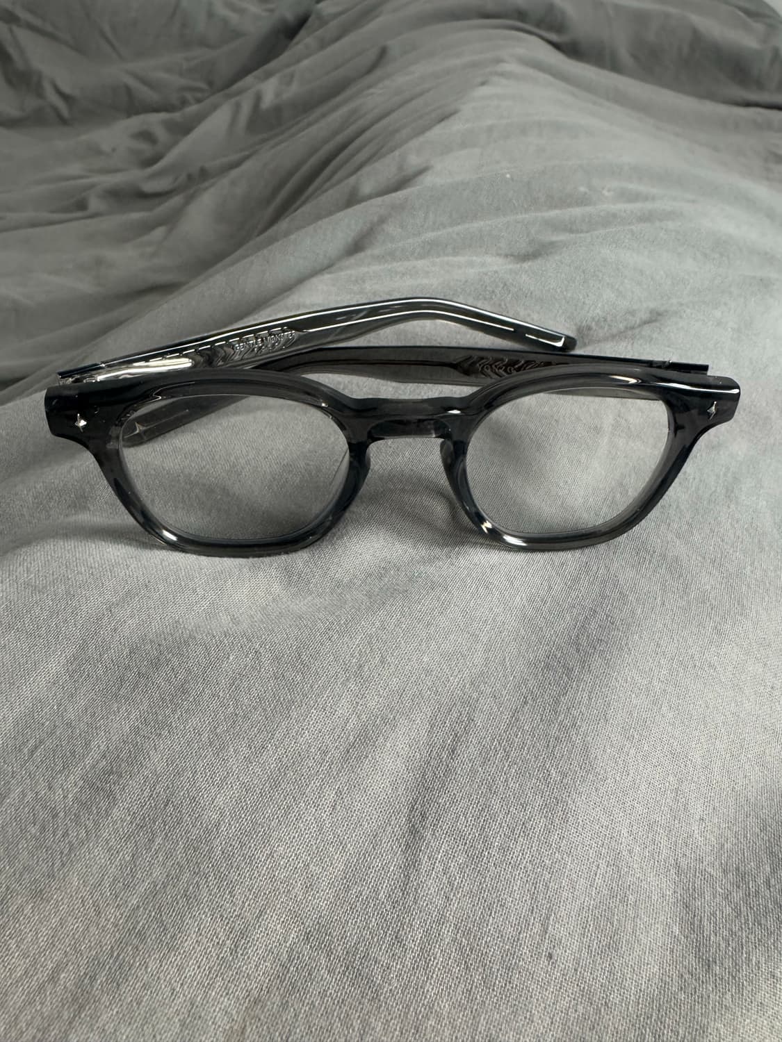 젠틀몬스터 안경(본조) 판매합니다. 상품이미지2