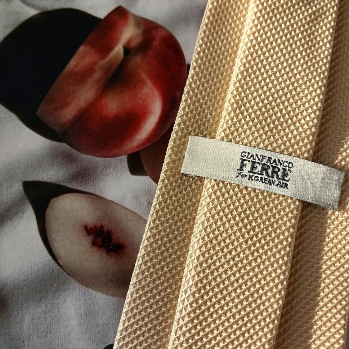 지안프랑코 페레 실크 아이보리 넥타이 8.7cm A+등급 A19486
 상품이미지9