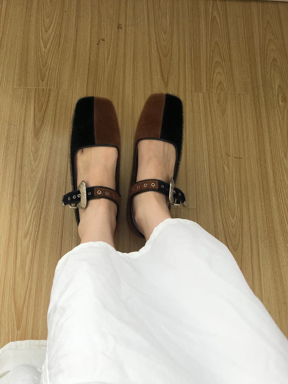 Toga Pulla 퍼 버클 메리슈즈 상품이미지3