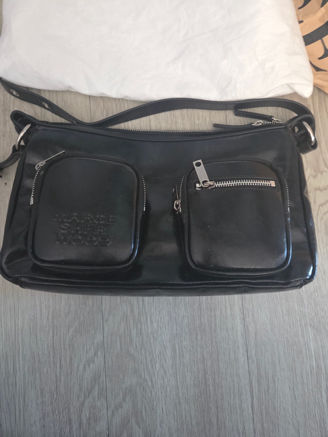 마지셔우드 아웃 포켓 호보 블랙  상품이미지2