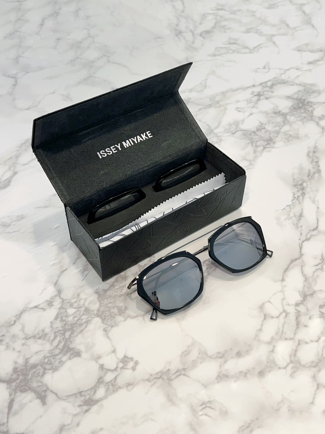 ISSEY MIYAKE 이세이 미야케 헥사곤 선글라스 상품이미지1