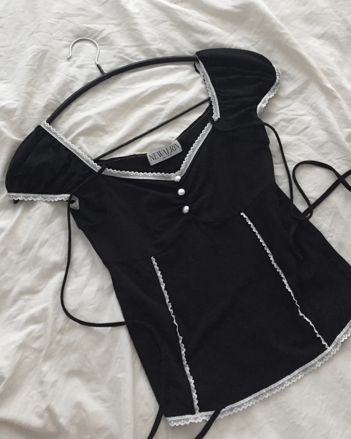 뉴얼린 Liz shirring lace button Blouse 상품이미지1