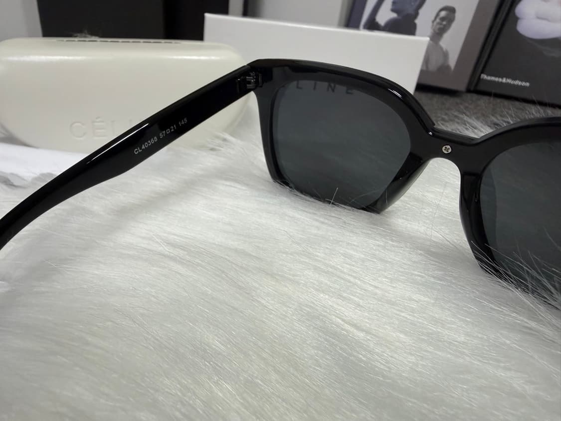 셀린느 트리옹페 이니셜 선글라스 블랙 (남여공용) 상품이미지7