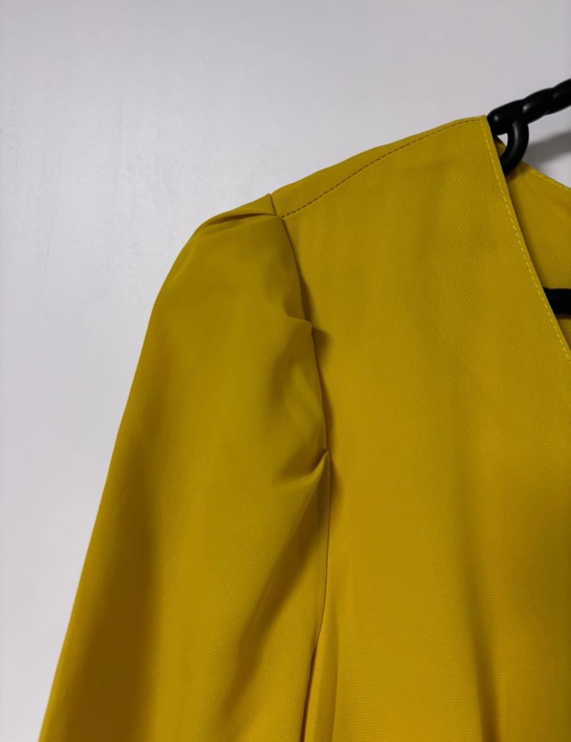 에이블리 옐로우 브이넥 오피스 쉬폰 레이스 반팔 롱 원피스 상품이미지3