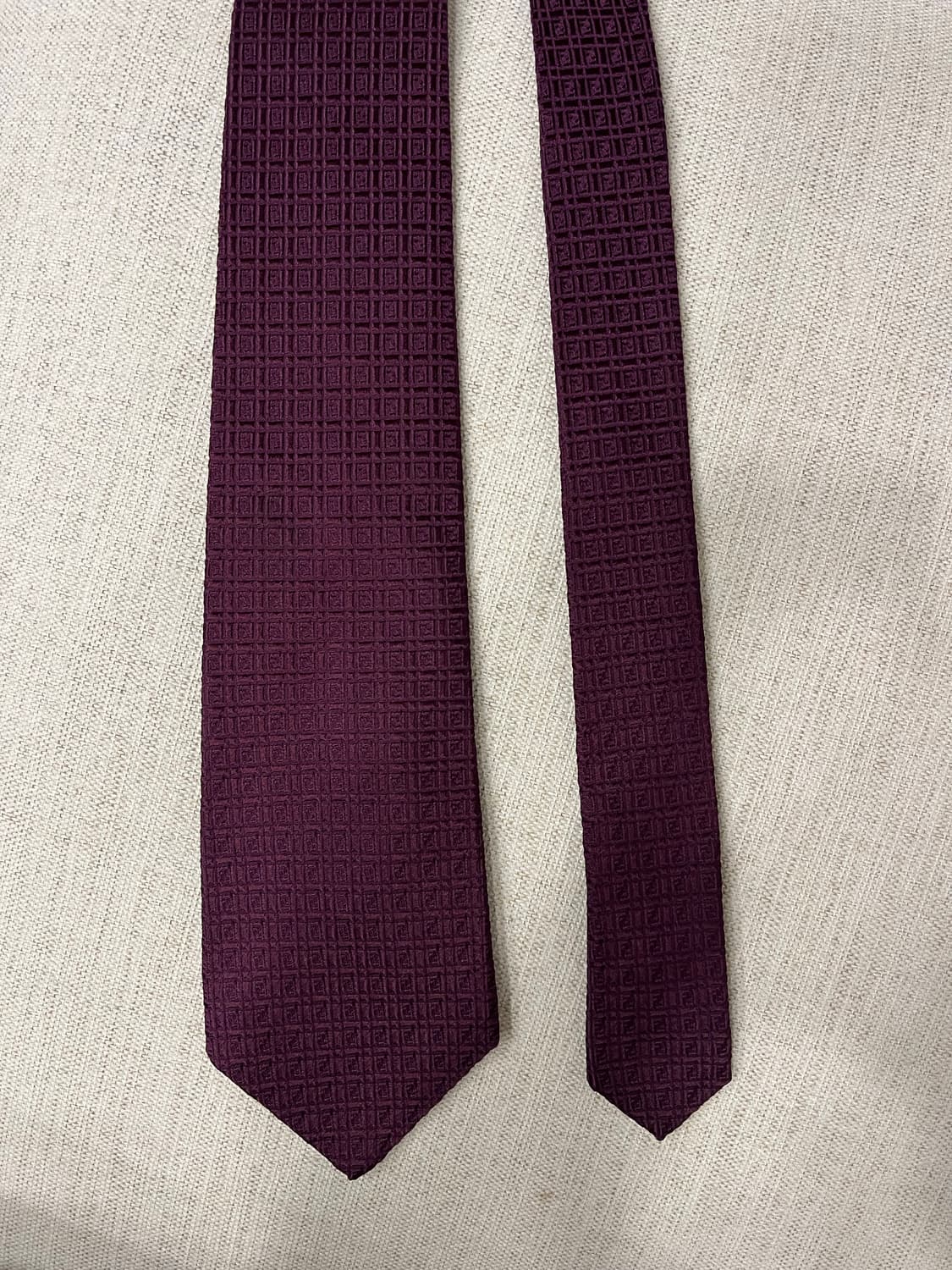 펜디 와인색 넥타이 상품이미지1