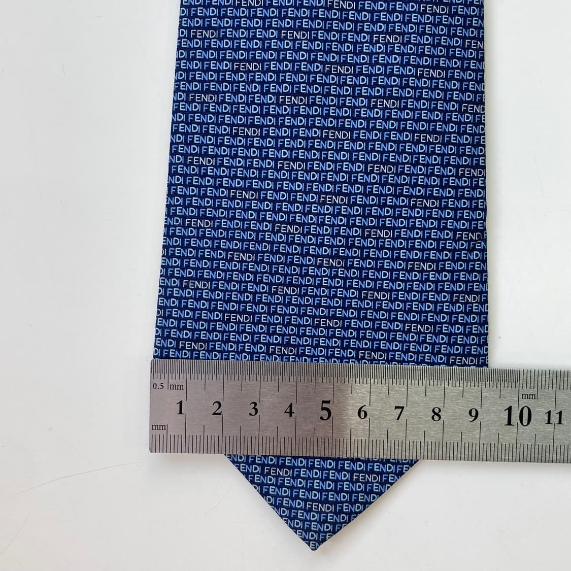 (새상품급)펜디 영문모노그램 FENDI 명품 정품넥타이 상품이미지8