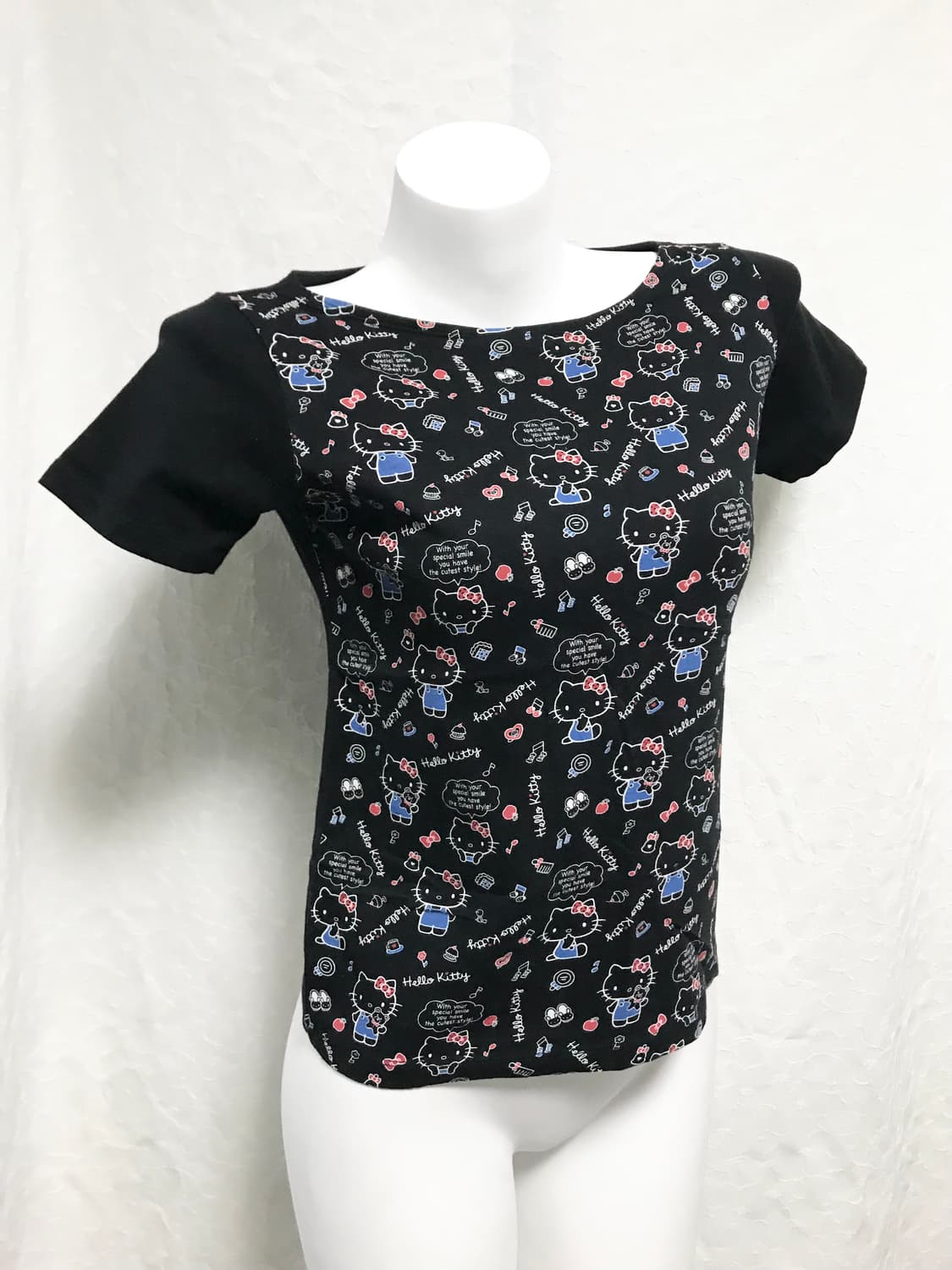 빈티지 헬로키티 패턴 반팔 탑 상품이미지2