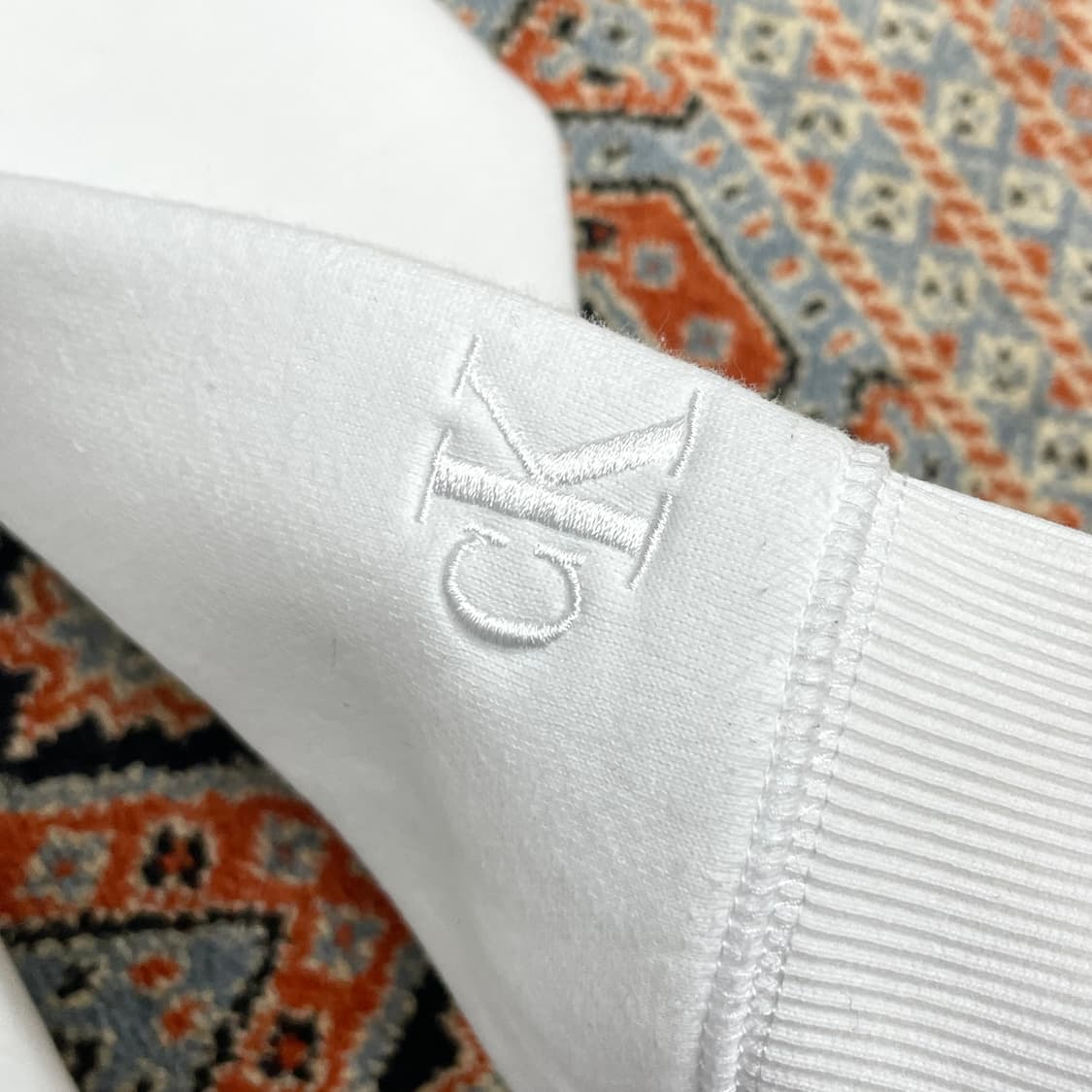 캘빈클라인 화이트 기모 맨투맨 티셔츠 남성L 상품이미지6