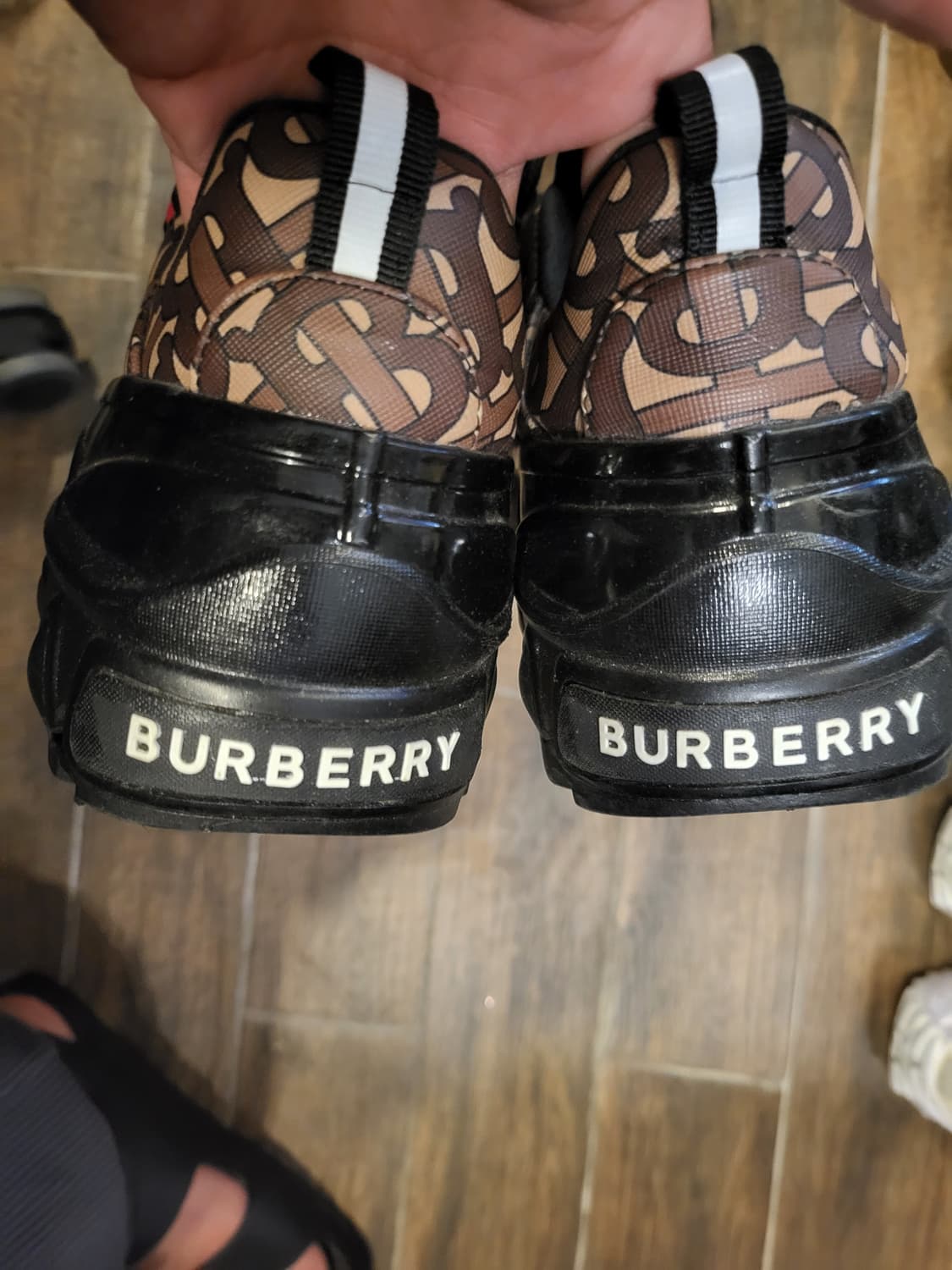 버버리운동화 250~255 상품이미지3