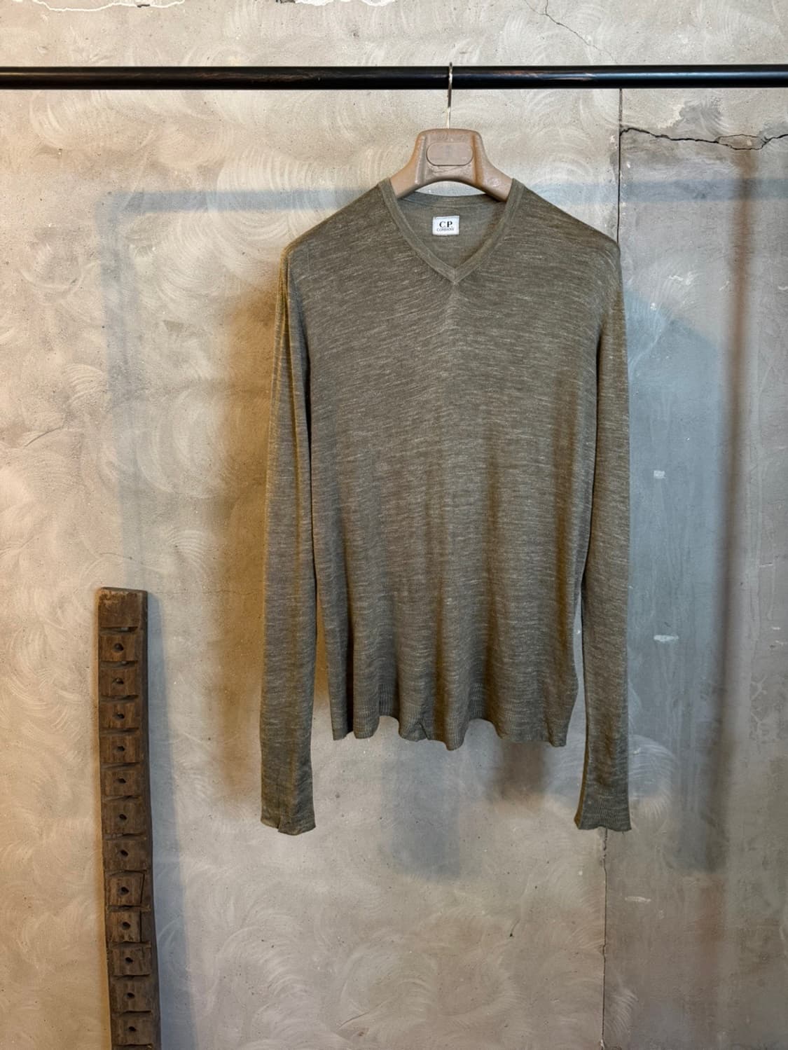 CP 컴퍼니 브이넥 니트 슬림100 상품이미지1