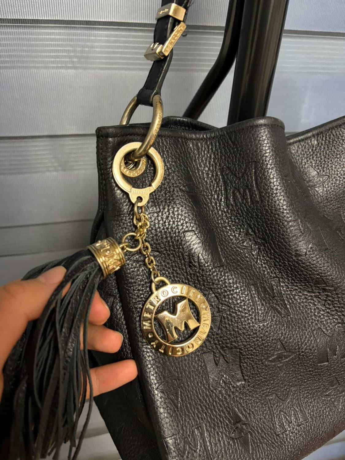 메트로시티 블랙 가죽 숄더백 상품이미지2