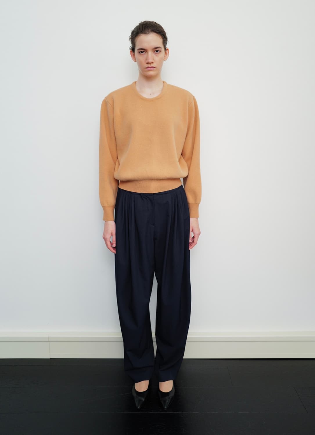 문달 Basic Round Knit in Beige 니트 상품이미지1