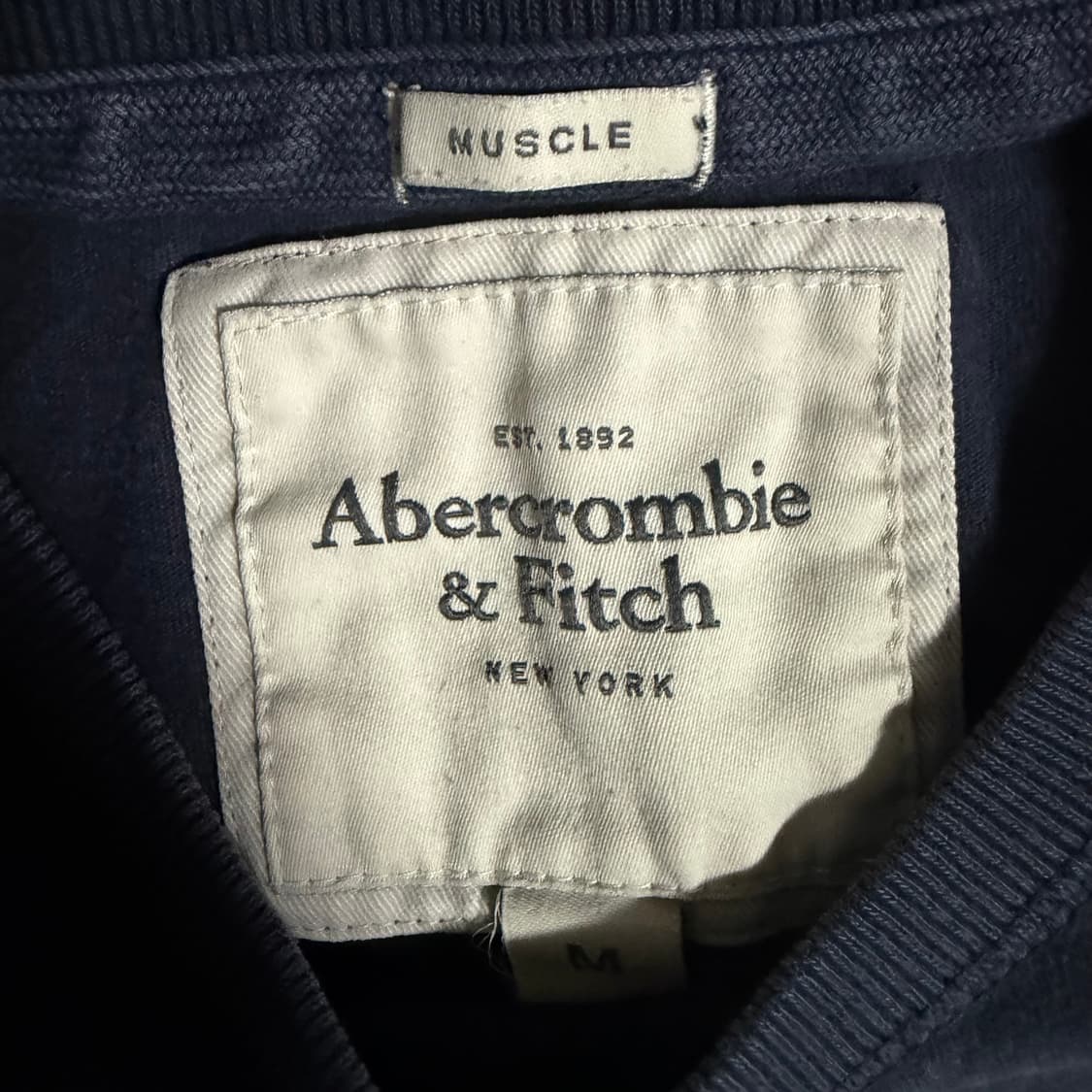 아베크롬비 네이비 반팔 상품이미지3