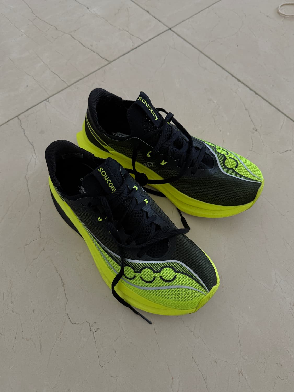 써코니 엔돌핀 프로5 런닝화(260) 상품이미지1