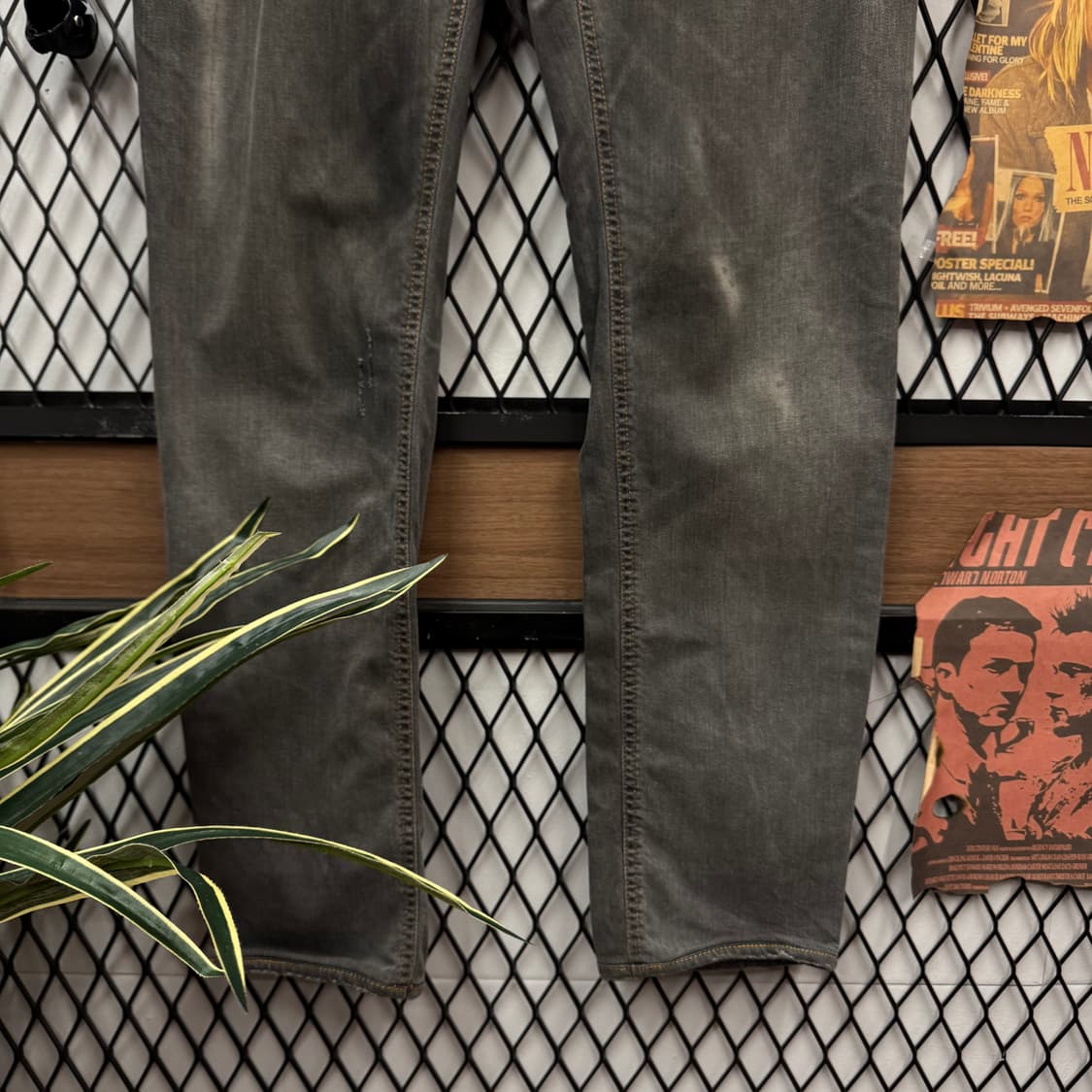 00s 돌체앤가바나 디스트로이드 데님 팬츠 후면 로고 포인트 흑청 상품이미지4