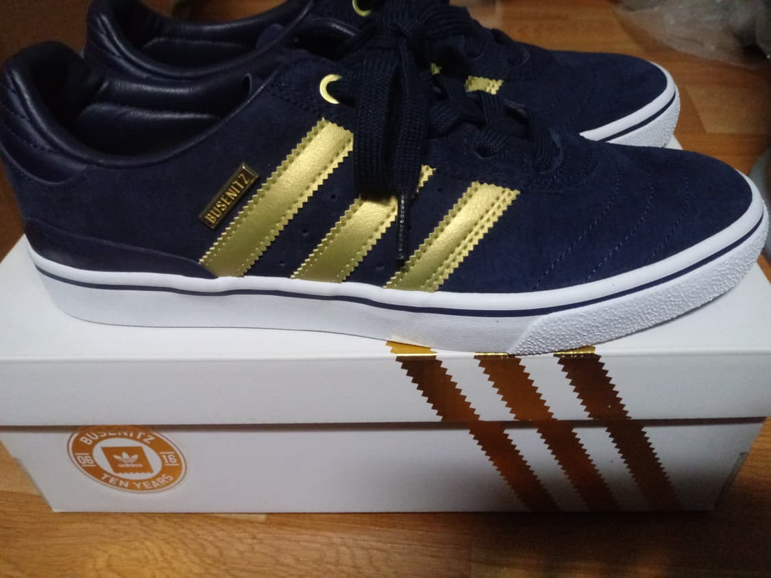 아디다스 부세니츠 벌크 10주년 모델 상품이미지1