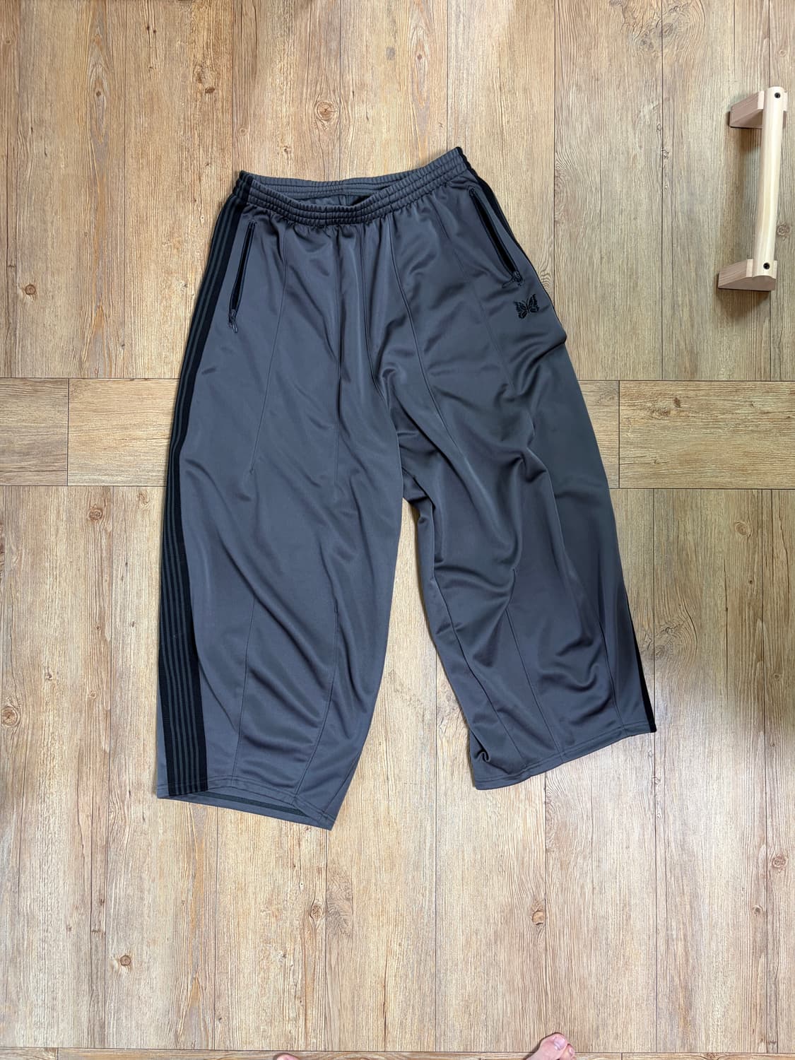 니들스 HD 트랙팬츠 상품이미지3