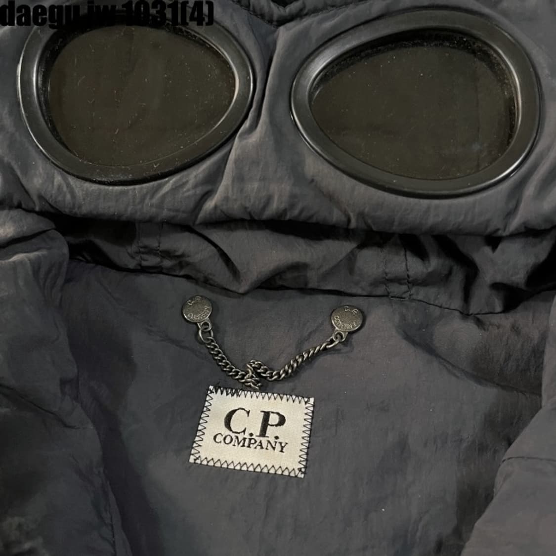 C.p 컴퍼니 패딩조끼 상품이미지3