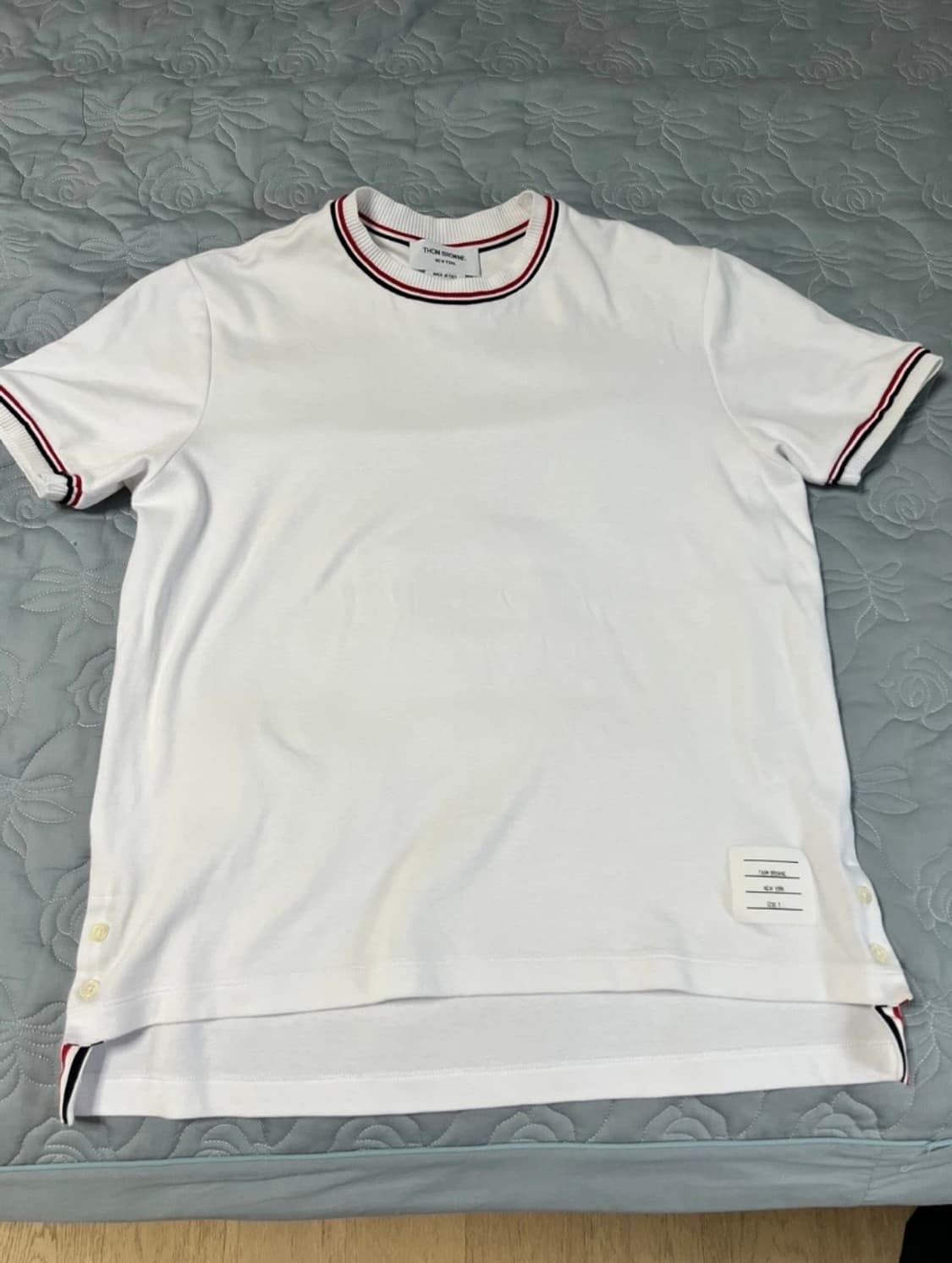 톰브라운 반팔  상품이미지1