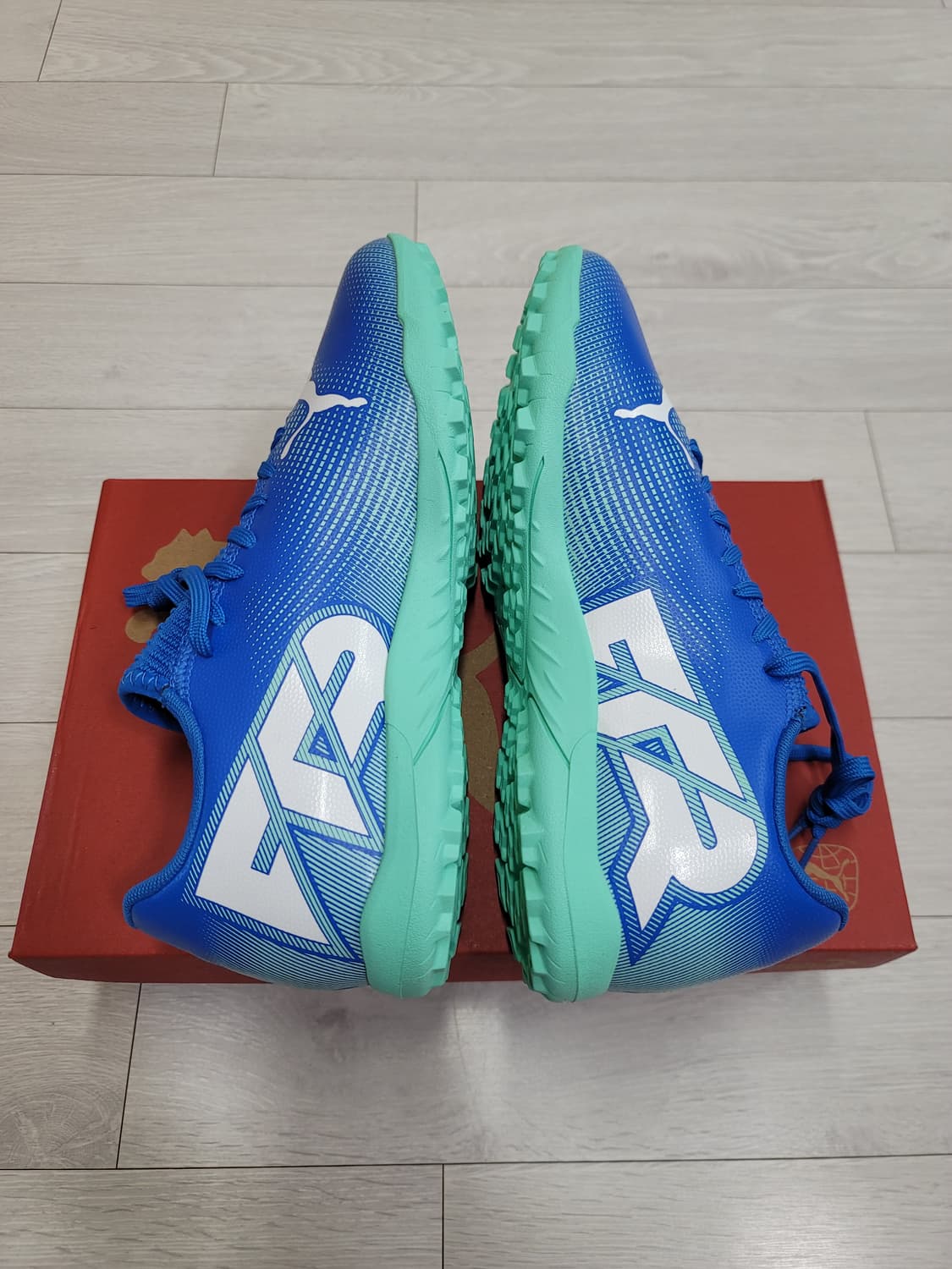 (250)푸마 풋살화 퓨처 7 플레이 TT[대전 직거래도 가능] 상품이미지8