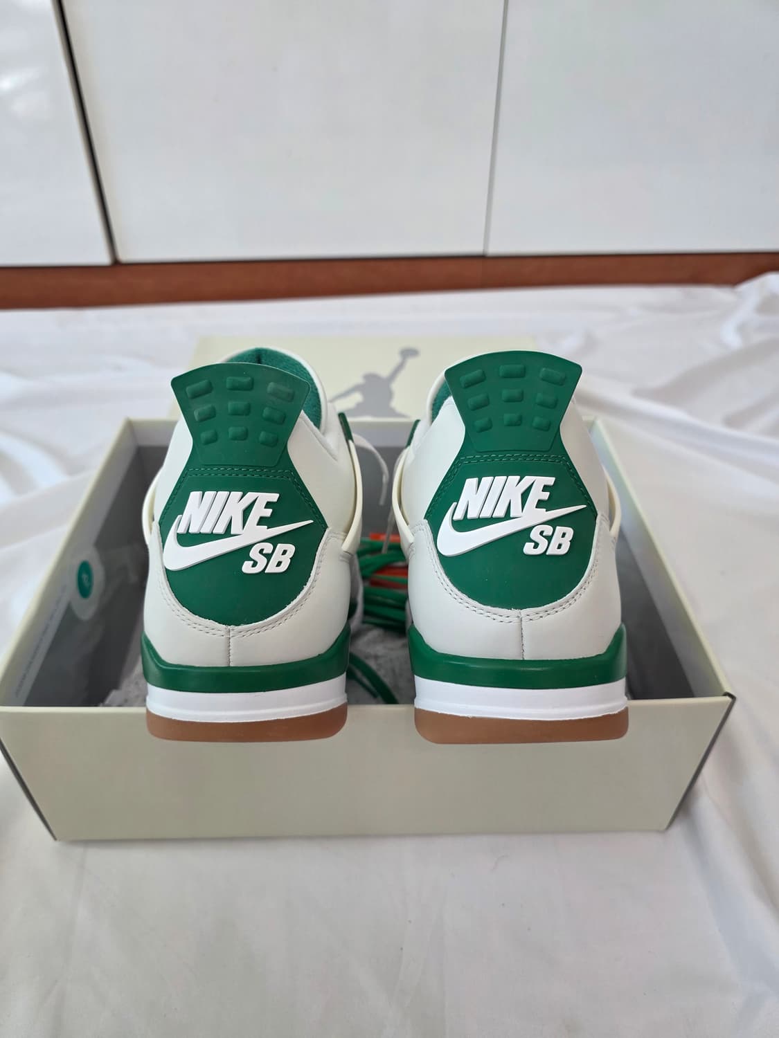 조던 4 x 나이키 SB 레트로 SP 파인 그린 상품이미지5
