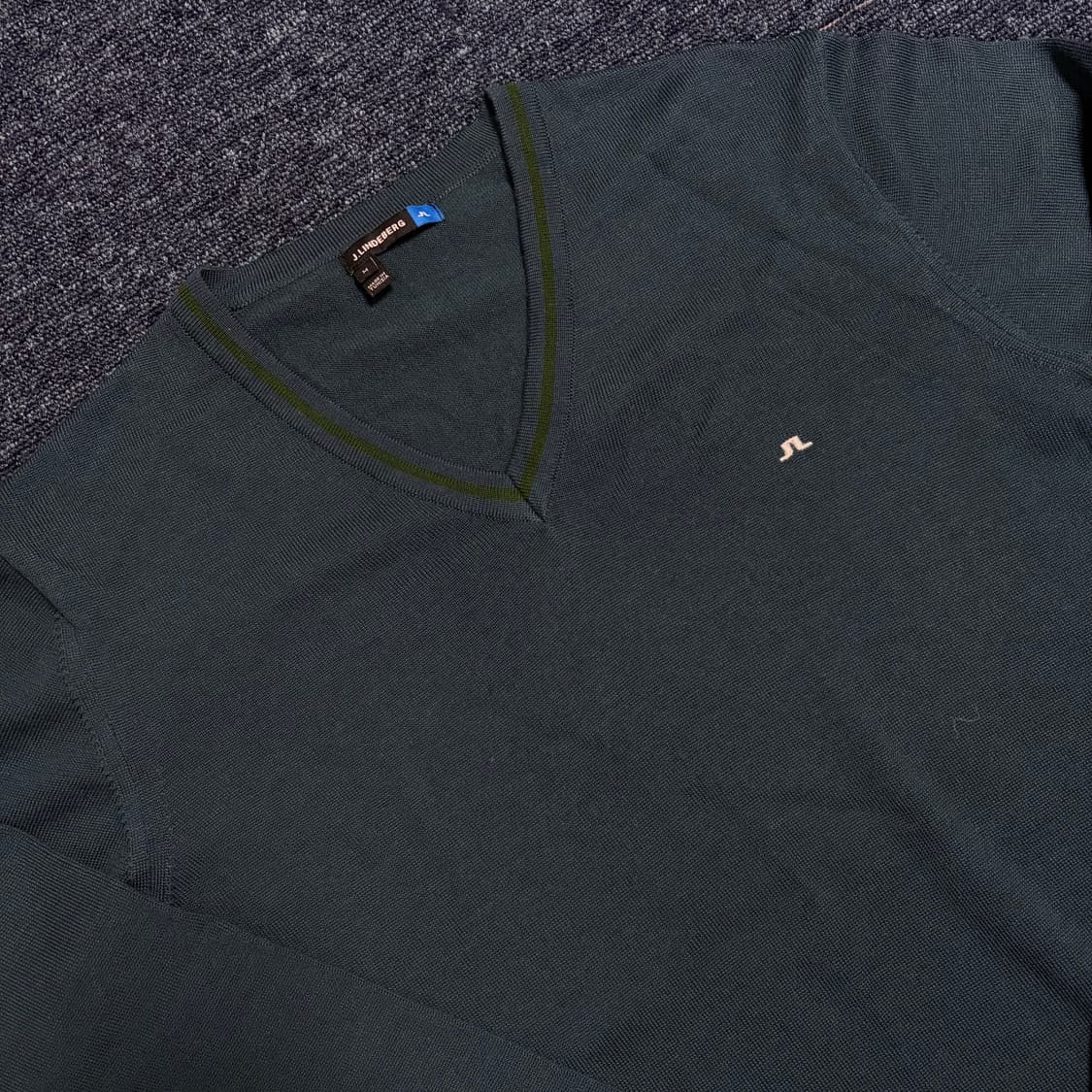 제이린드버그 메리노 브이넥 니트 상품이미지3