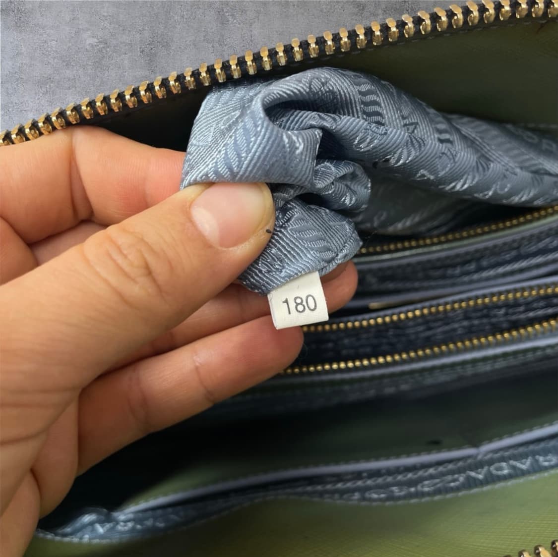 프라다 Prada 블랙 사피아노 럭스 토트백 상품이미지8