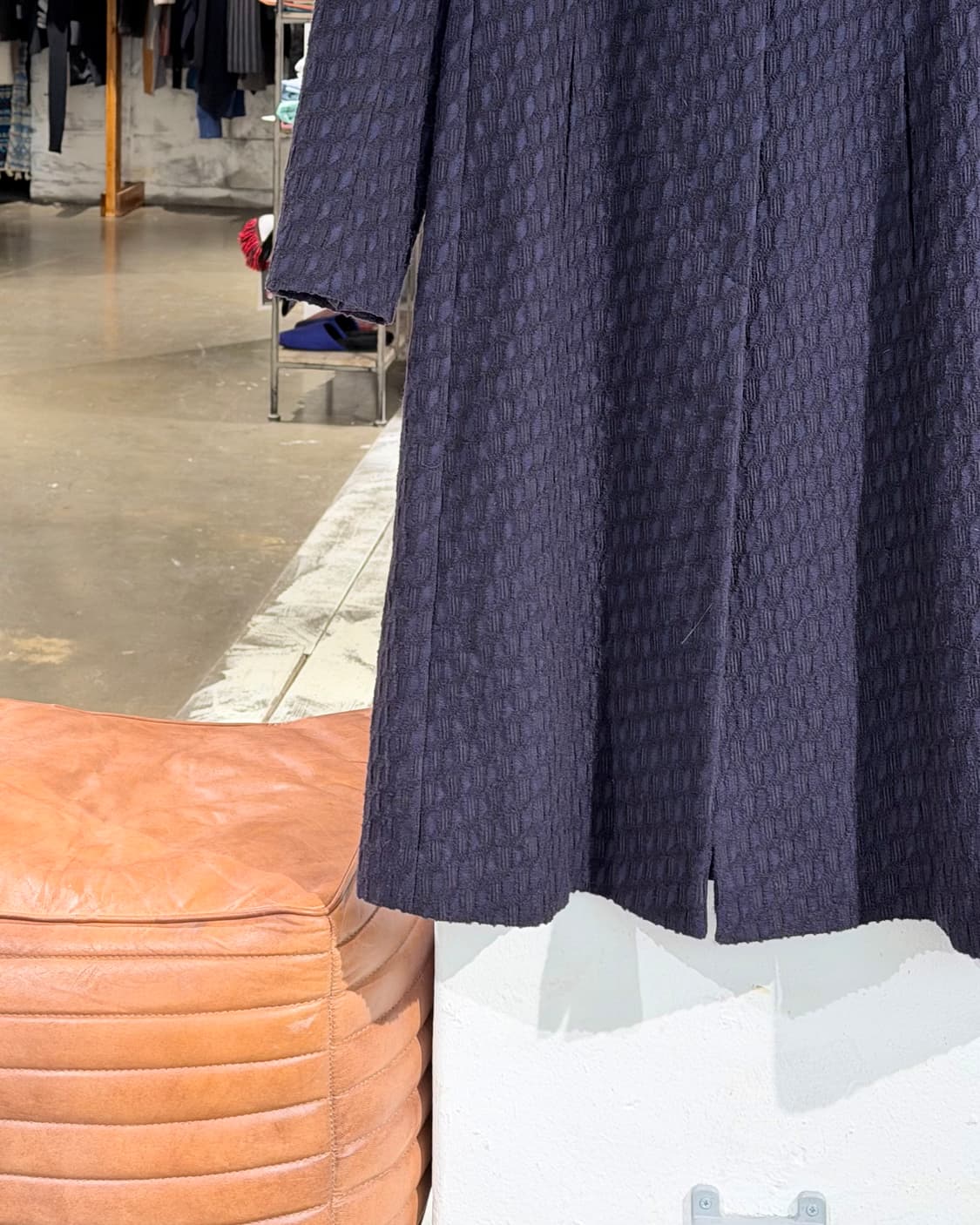 로에베 다크퍼플 히든버튼 텍스쳐드 코트 상품이미지5