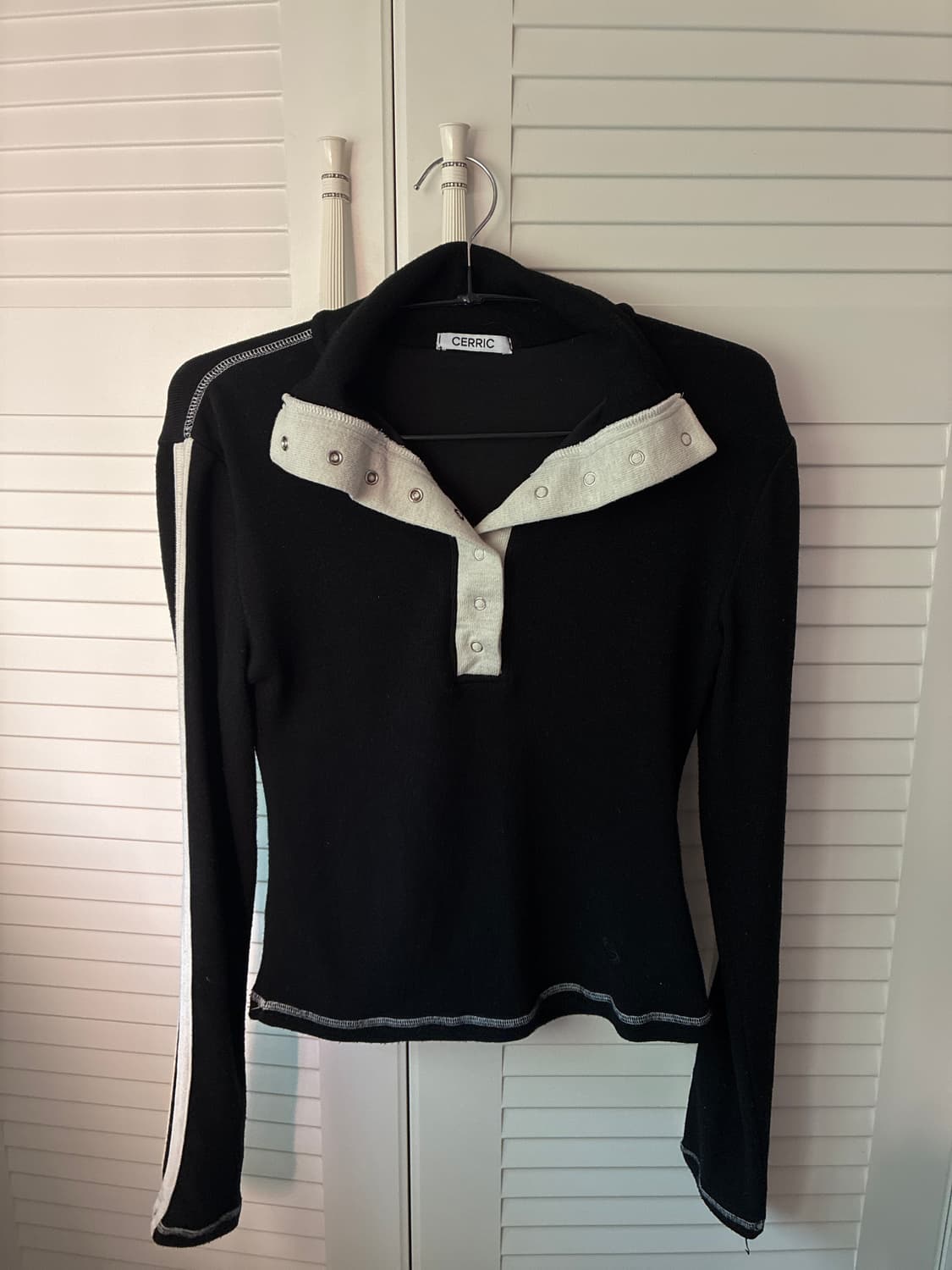 Cerric 세릭 상의 버튼 탑 상품이미지2
